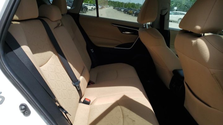 Toyota RAV4  2021