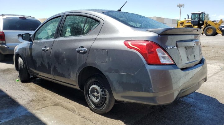 Nissan Versa  2017
