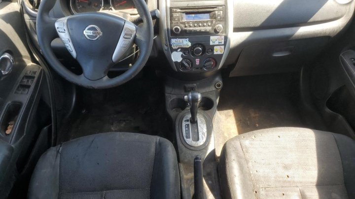 Nissan Versa  2017