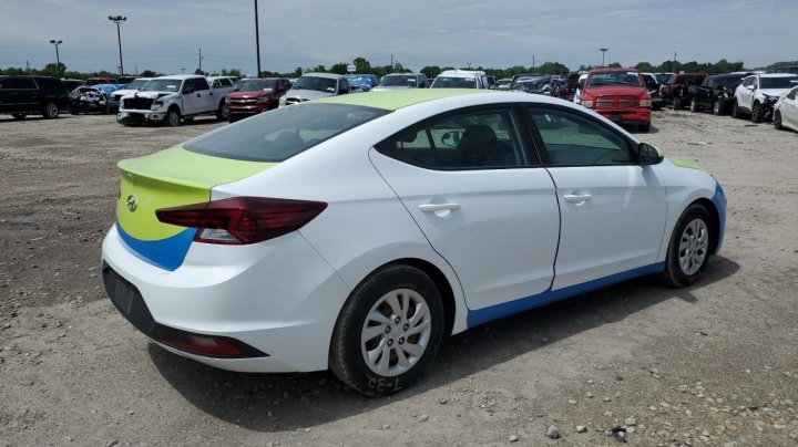 Hyundai Elantra  2020