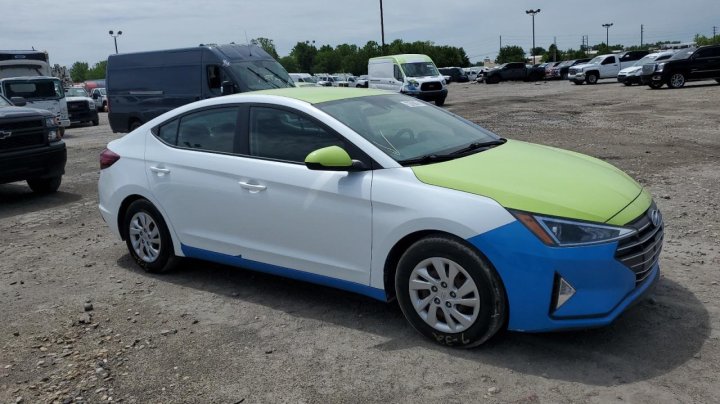 Hyundai Elantra  2020