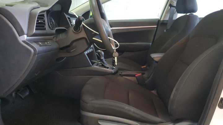 Hyundai Elantra  2020
