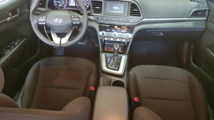 Hyundai Elantra  2020