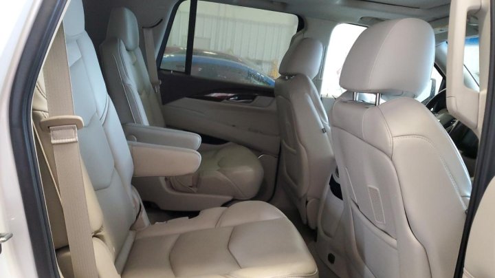 Cadillac Escalade  2016