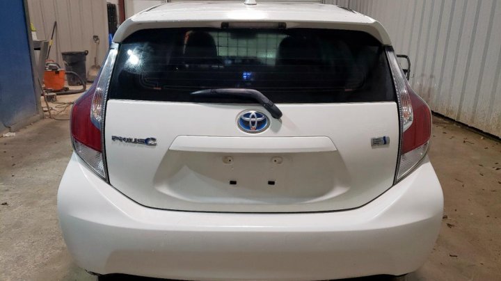 Toyota PRIUS C  2016