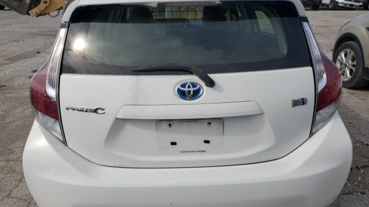 Toyota PRIUS C  2016