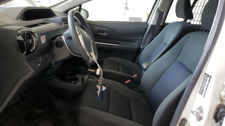 Toyota PRIUS C  2016