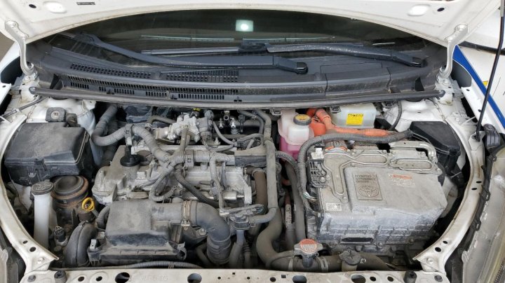 Toyota PRIUS C  2016