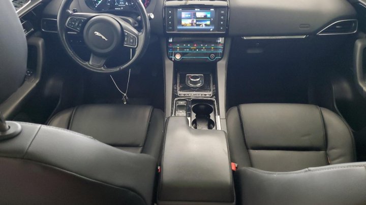 Jaguar F-Pace  2018