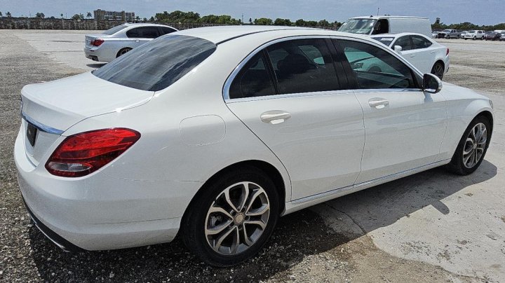 Mercedes-Benz C  2015