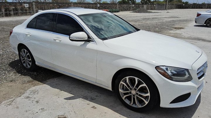 Mercedes-Benz C  2015
