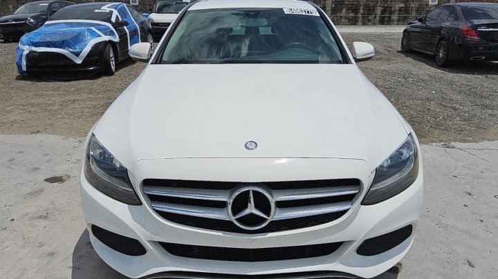 Mercedes-Benz C  2015