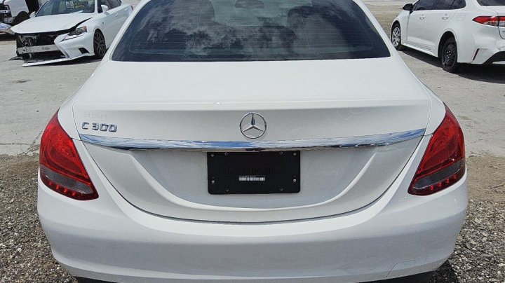 Mercedes-Benz C  2015