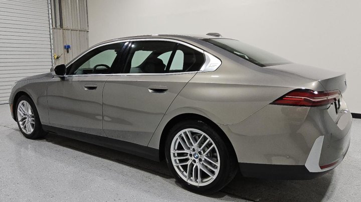 BMW 530  2024