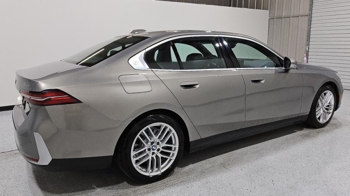 BMW 530  2024