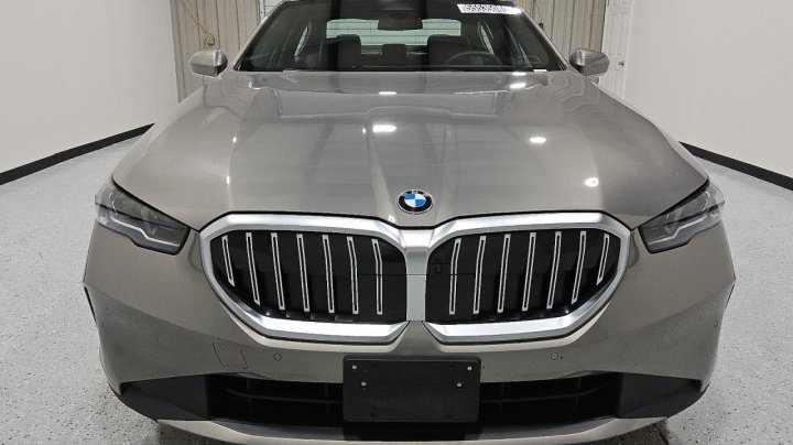 BMW 530  2024