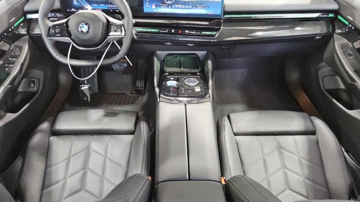 BMW 530  2024