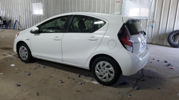 Toyota PRIUS C  2016