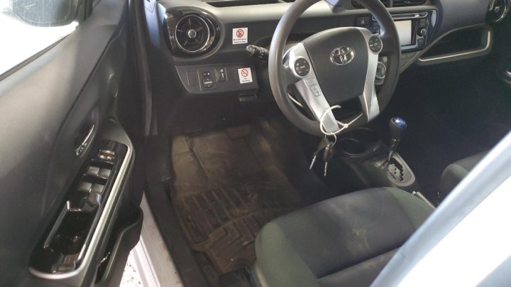 Toyota PRIUS C  2016