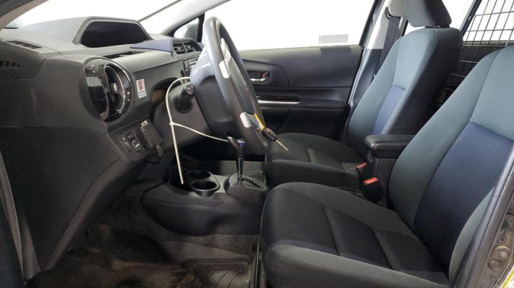Toyota PRIUS C  2016