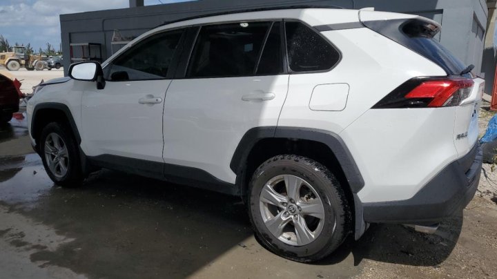 Toyota RAV4  2024