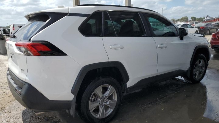 Toyota RAV4  2024