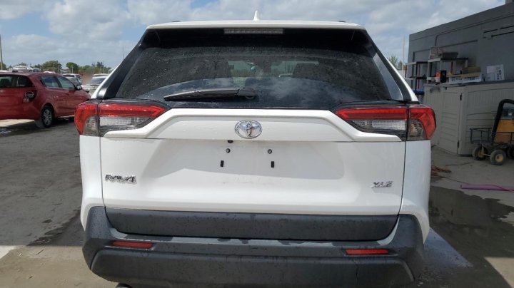 Toyota RAV4  2024