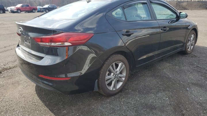 Hyundai Elantra  2018