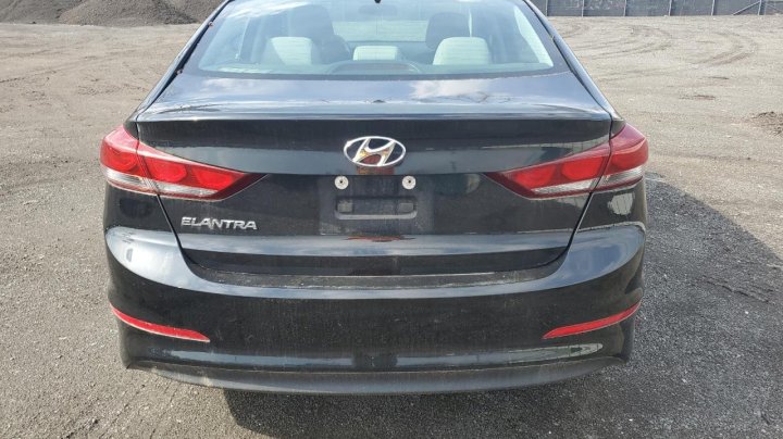 Hyundai Elantra  2018