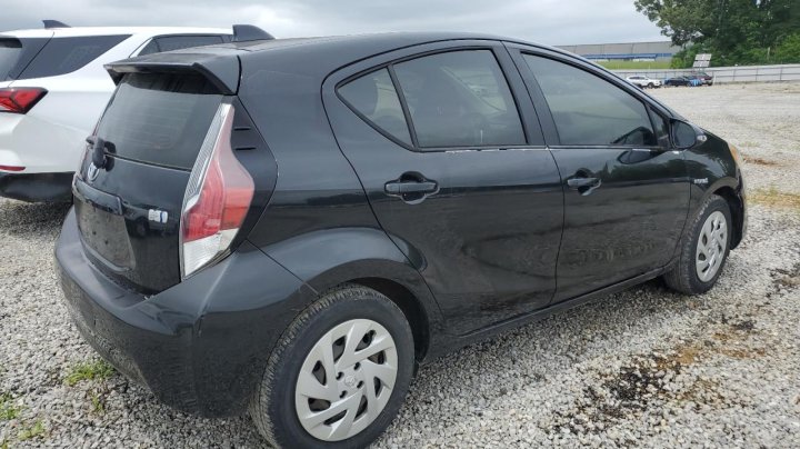 Toyota PRIUS C  2016