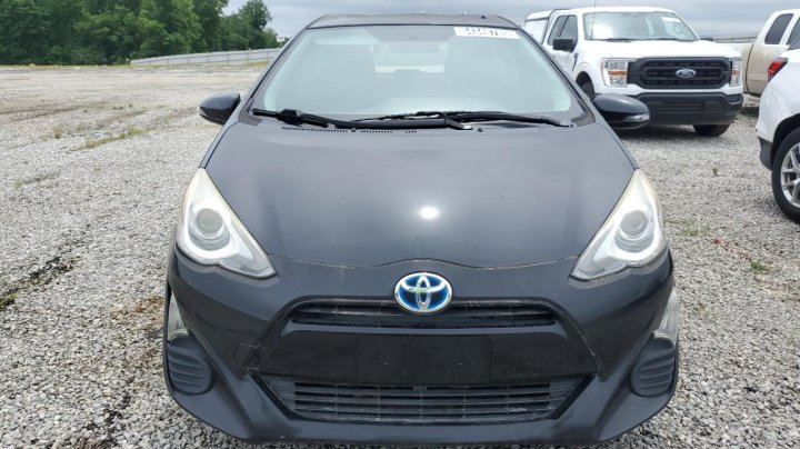 Toyota PRIUS C  2016