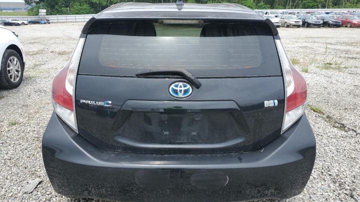 Toyota PRIUS C  2016
