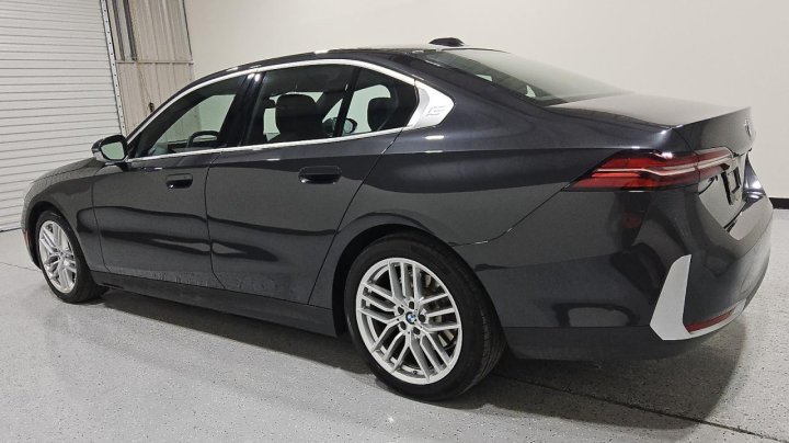 BMW 530  2024