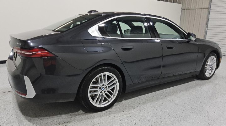 BMW 530  2024