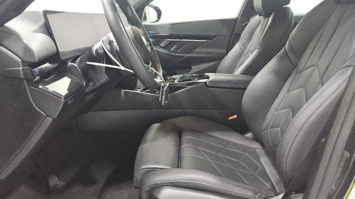 BMW 530  2024
