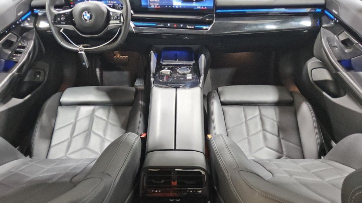 BMW 530  2024