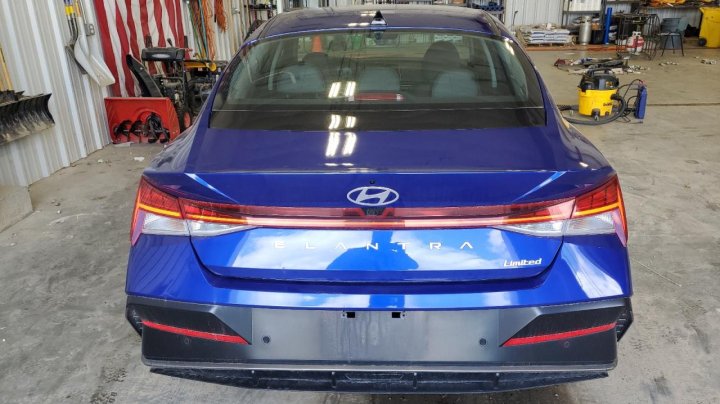 Hyundai Elantra  2024