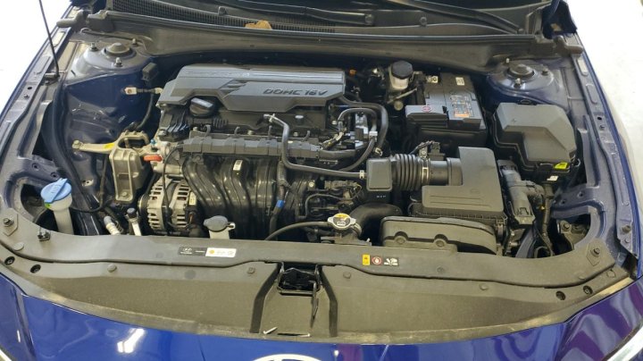 Hyundai Elantra  2024