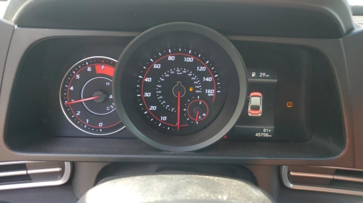 Hyundai Elantra  2021