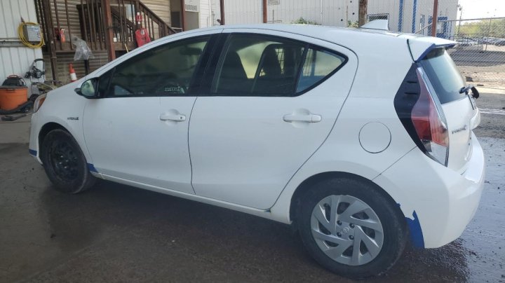 Toyota PRIUS C  2016