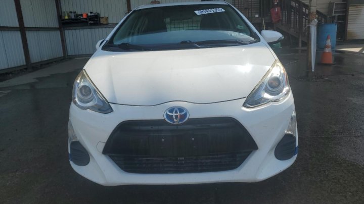 Toyota PRIUS C  2016