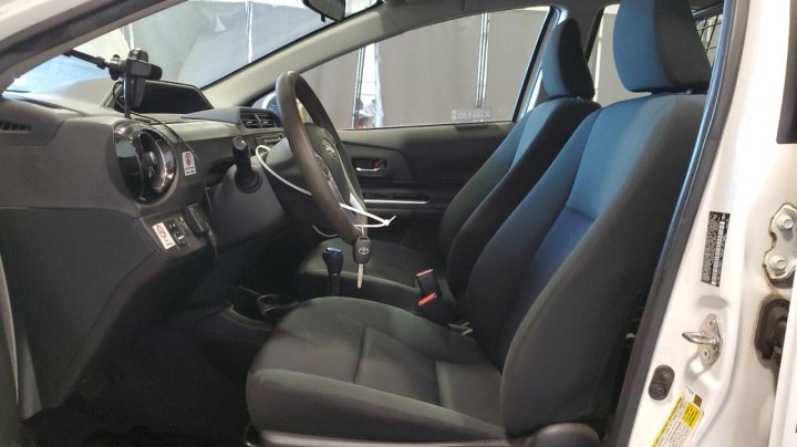 Toyota PRIUS C  2016