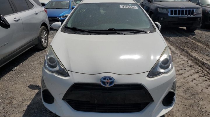Toyota PRIUS C  2016