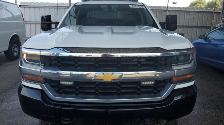 Chevrolet Silverado  2018