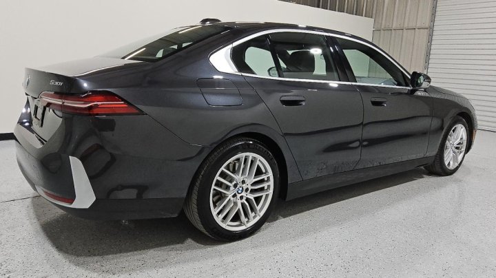 BMW 530  2024