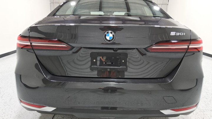 BMW 530  2024