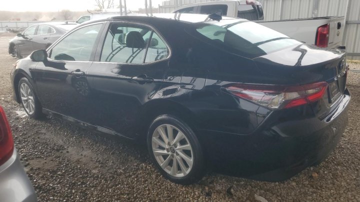 Toyota Camry  2021