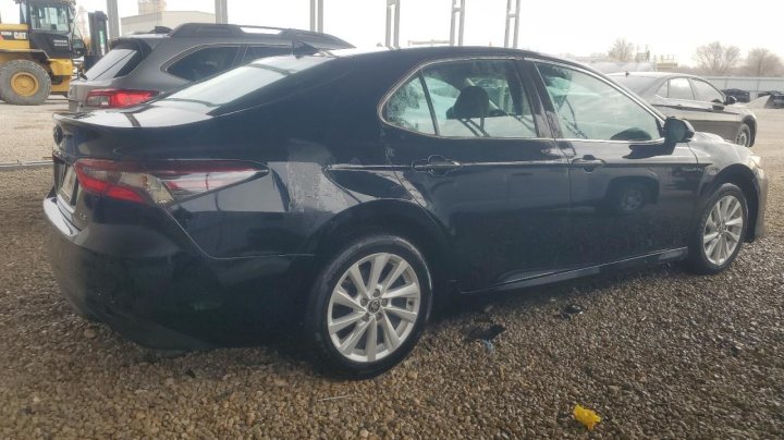 Toyota Camry  2021