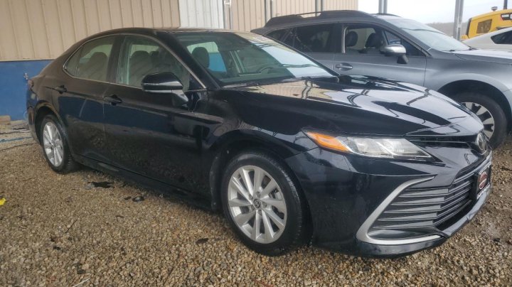 Toyota Camry  2021