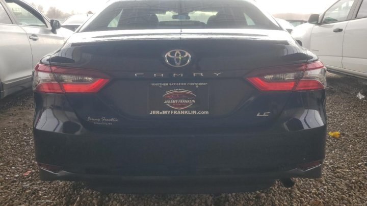 Toyota Camry  2021